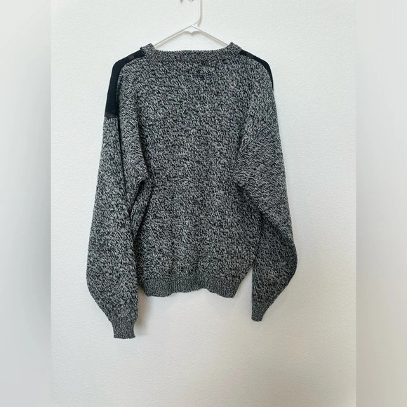 Men’s Vintage Urban Works Sweater with Leather Trim Large - Picture 2 of 7